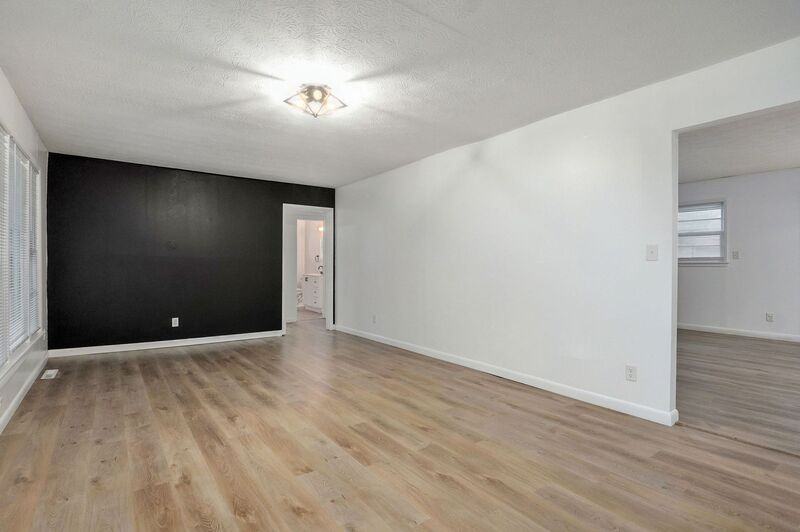 906 N Belview Ave - Photo 4 of 20