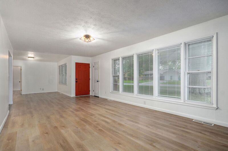 906 N Belview Ave - Photo 5 of 20