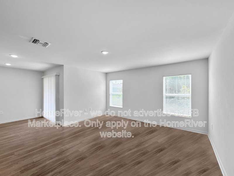 4748 Nw 39th Pl - Photo 6 of 27