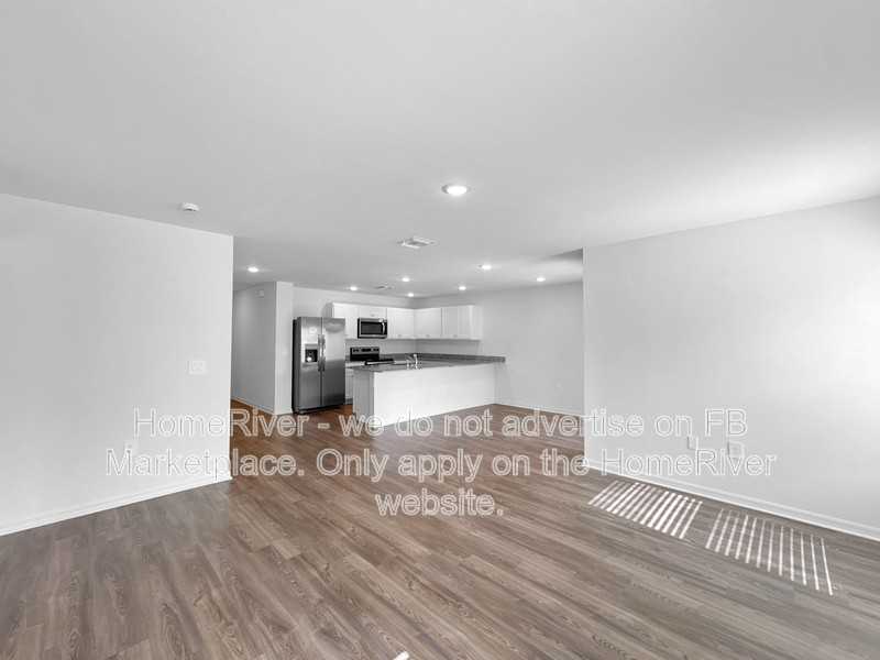 4748 Nw 39th Pl - Photo 7 of 27