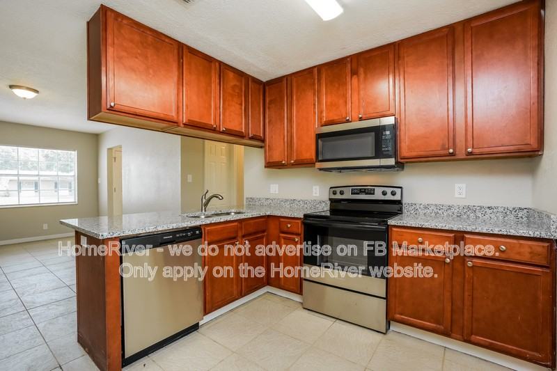 4407 Pompano Dr - Photo 5 of 21