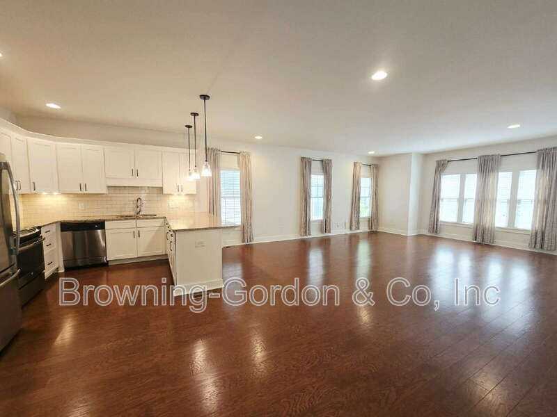 4017 Elkins Aly - Photo 4 of 25
