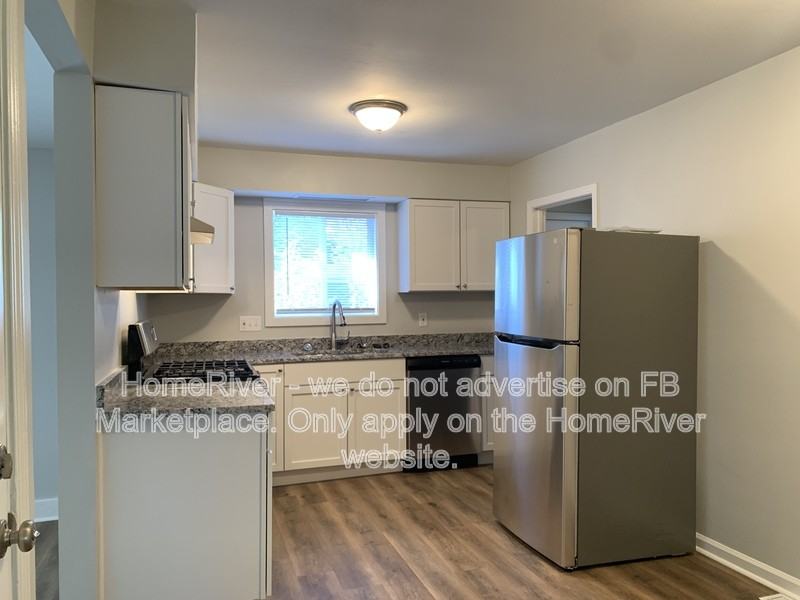 11225 Moores Cir - Photo 4 of 29