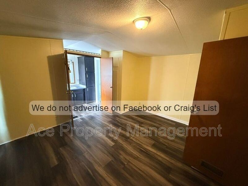 7136 Lee Ave - Photo 5 of 11