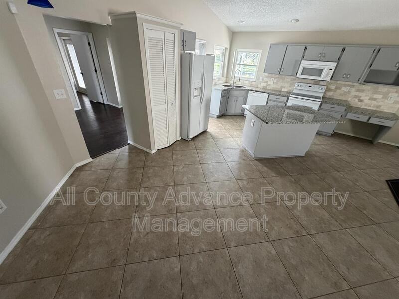 3232 Oakwood Pl - Photo 5 of 18