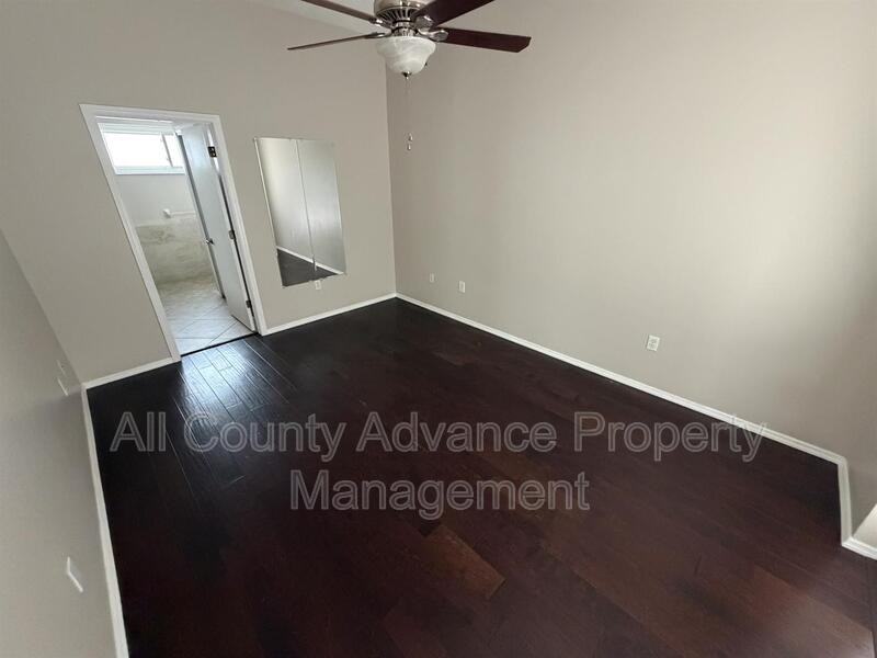 3232 Oakwood Pl - Photo 7 of 18