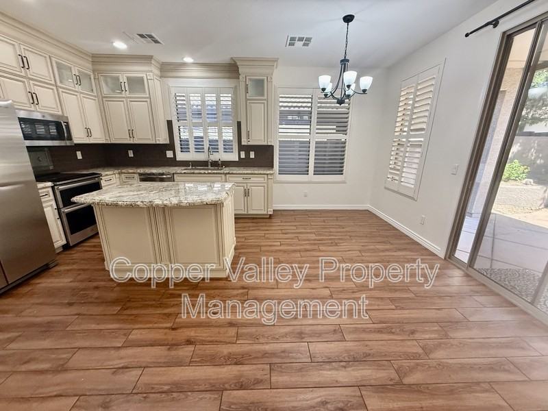 2606 W Florentine Rd - Photo 3 of 24