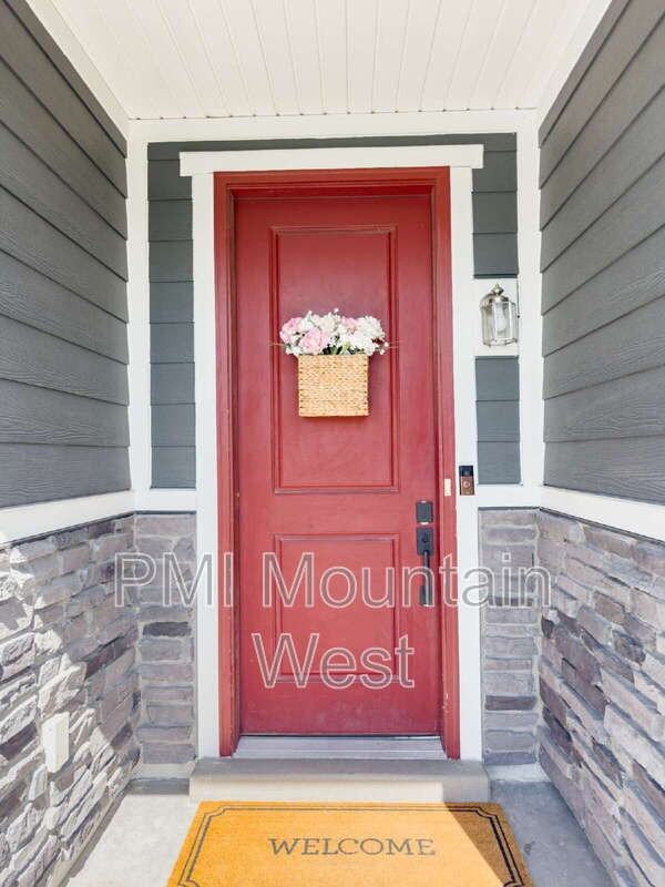 3565 S Water Lilly Ln - Photo 4 of 50