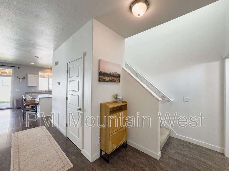 3565 S Water Lilly Ln - Photo 5 of 50