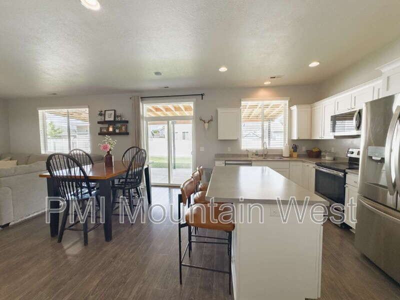 3565 S Water Lilly Ln - Photo 6 of 50