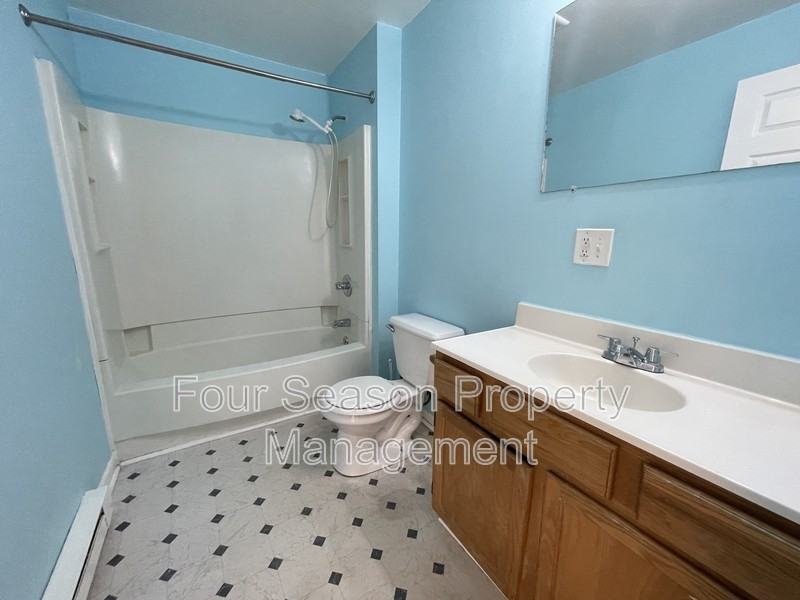 616 W Franklin St #1 - Photo 6 of 15