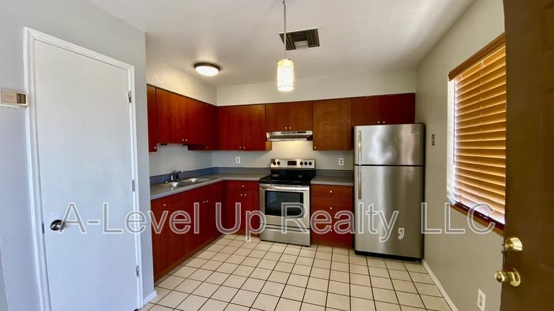 1501 N Riverview Blvd - Photo 3 of 12