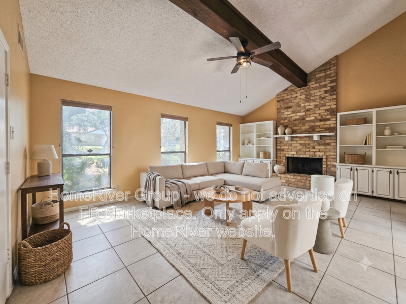 8823 Wellesley Manor Dr