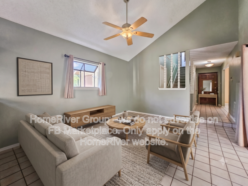 8823 Wellesley Manor Dr - Photo 2 of 24