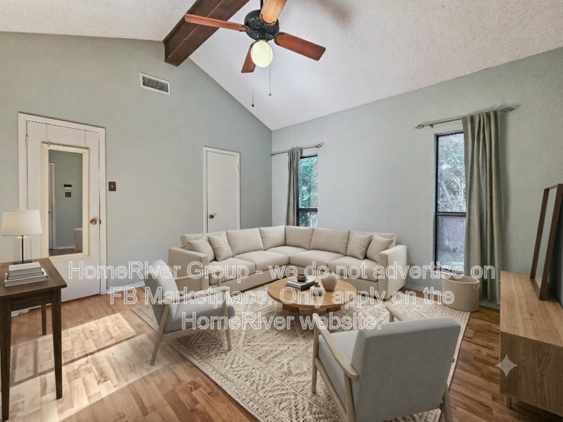 8823 Wellesley Manor Dr - Photo 3 of 24