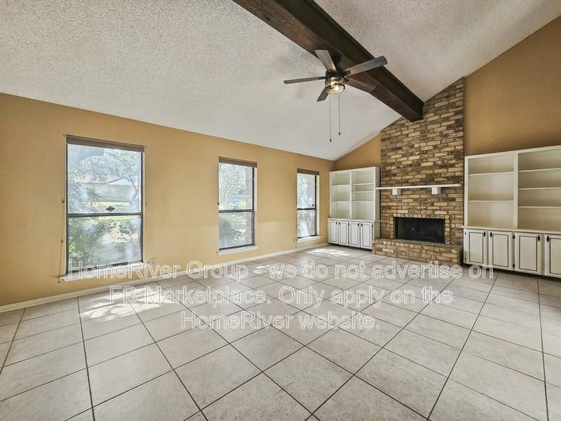 8823 Wellesley Manor Dr - Photo 6 of 24