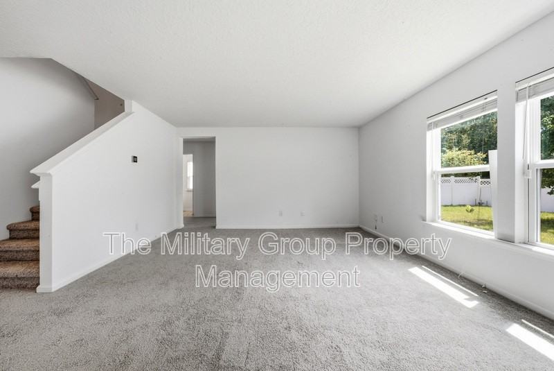 391 Hepburn Rd - Photo 7 of 48