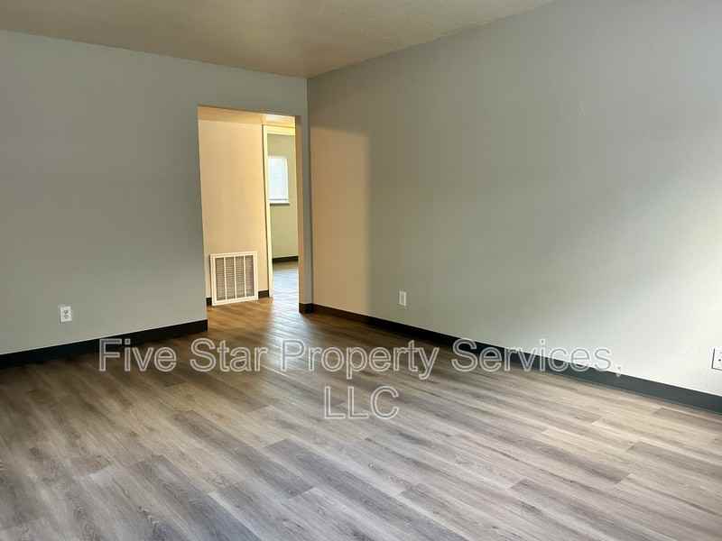 3241 S Douglas Ave Bldg A - Photo 2 of 12