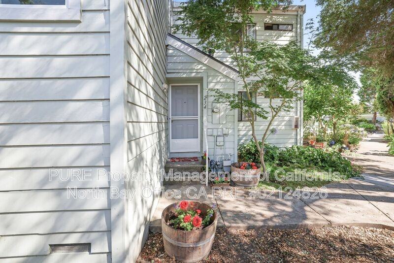 234 Courtyards E - Photo 2 of 28