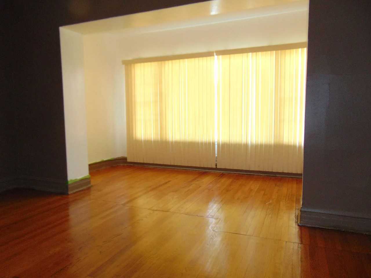 7637 South Eberhart Avenue - Photo 4 of 10