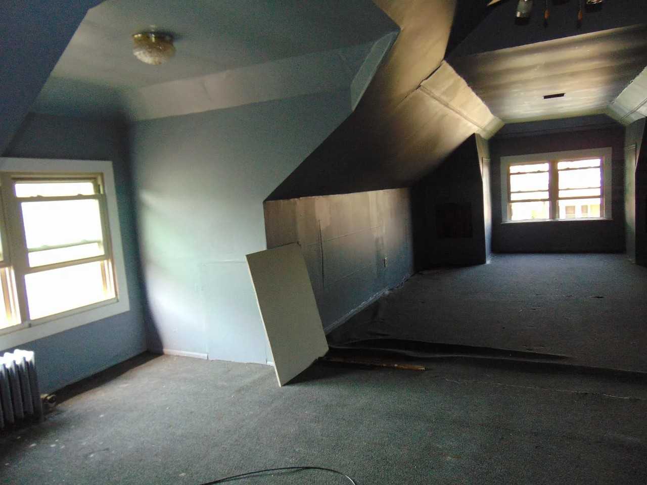 7637 South Eberhart Avenue - Photo 6 of 10