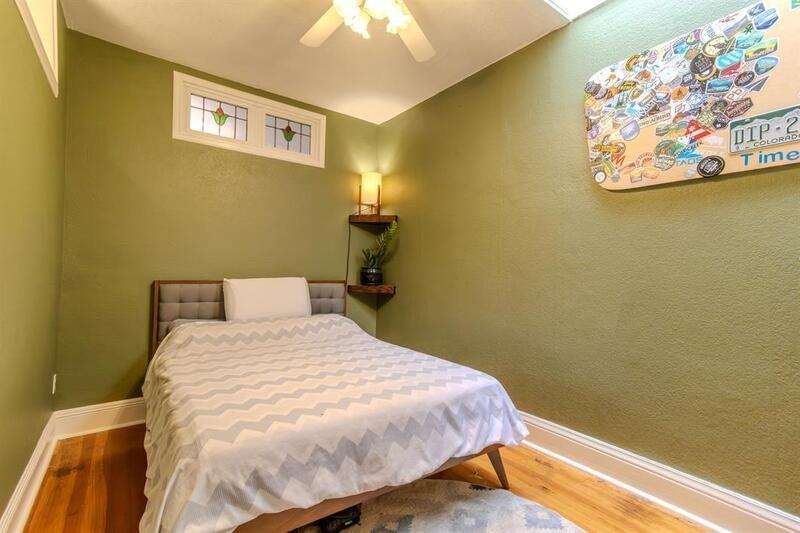 127 E Exposition Ave - Photo 6 of 10