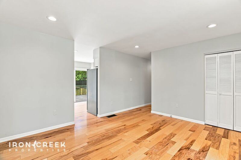 16 King Arthur Pl - Photo 6 of 26