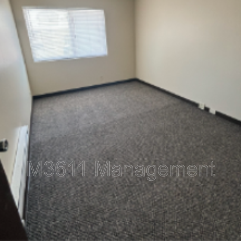 1616 E St #3 - Photo 4 of 5