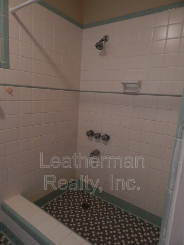 1519 Stratford Cir - Photo 7 of 11