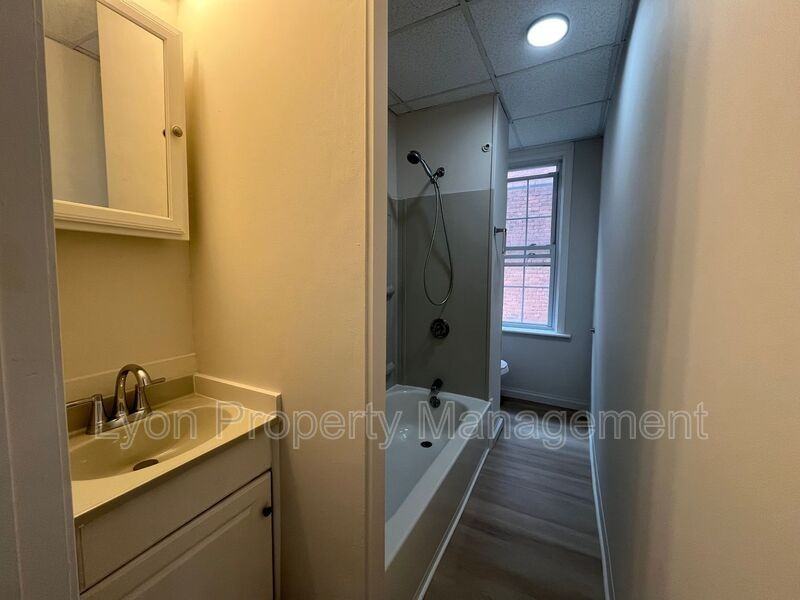 31 Mechanic Ave #2L - Photo 3 of 7