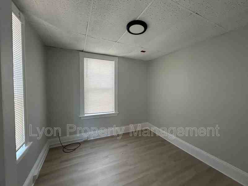 31 Mechanic Ave #2L - Photo 4 of 7