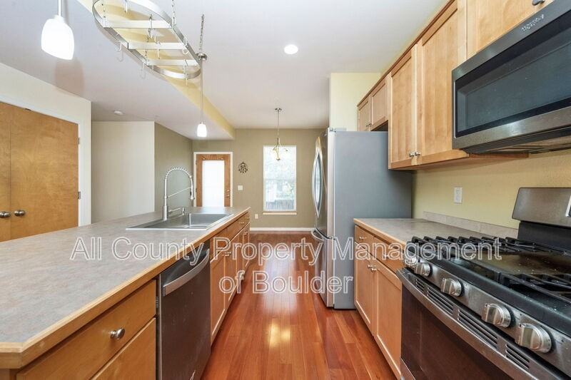 1345 Yellow Pine Ave - Photo 7 of 21