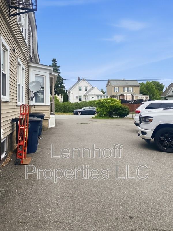 9 Lund St - Photo 2 of 3