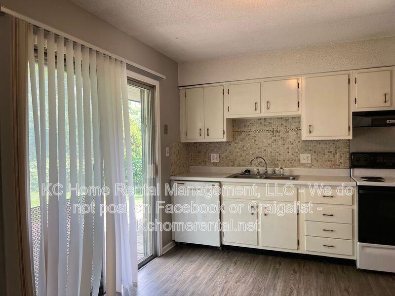 6708 W 71st Ter - Photo 5 of 45