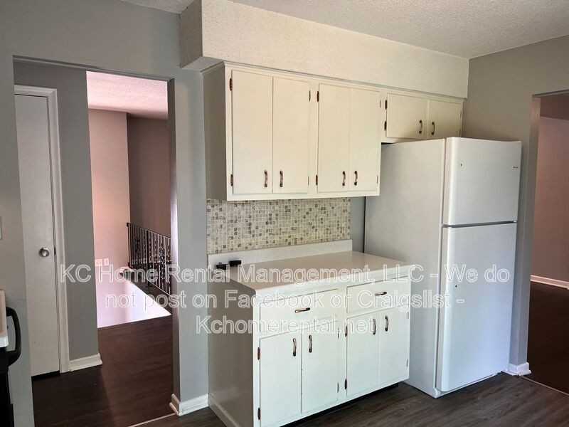 6708 W 71st Ter - Photo 6 of 45