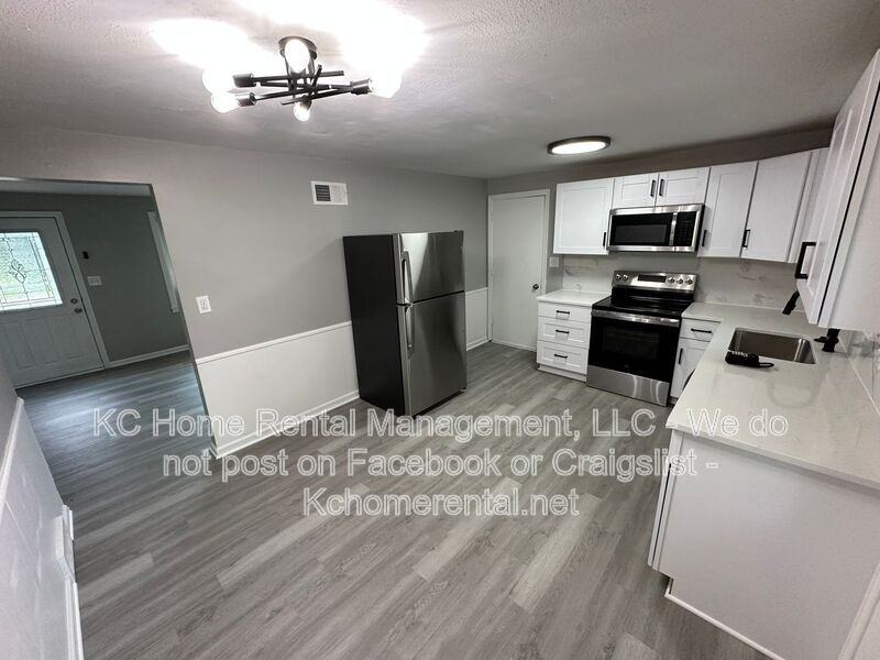 11636 W 68th Ter - Photo 4 of 26