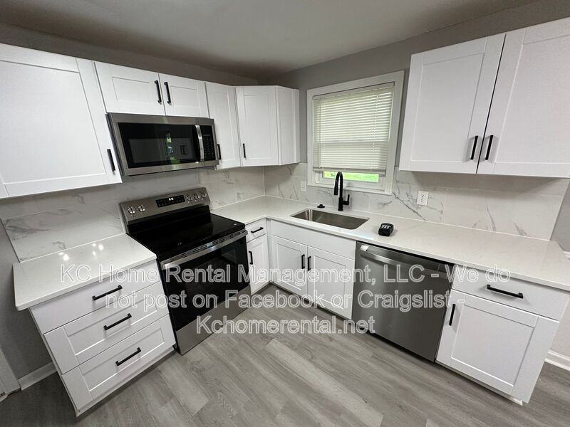 11636 W 68th Ter - Photo 5 of 26