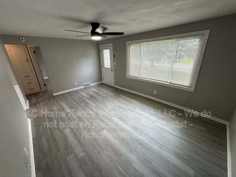 11636 W 68th Ter - Photo 7 of 26