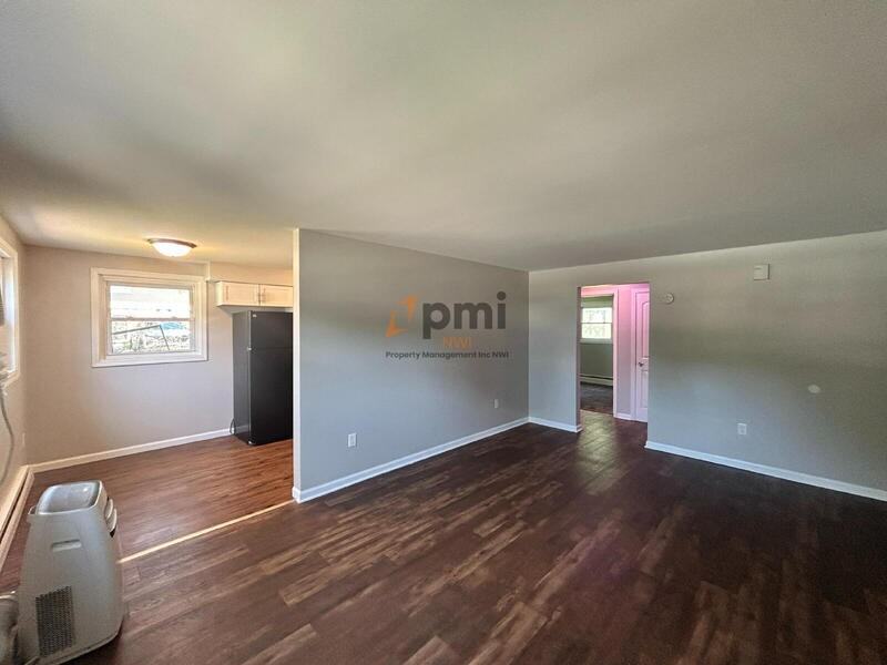 2591 Parkview St #3 - Photo 6 of 16