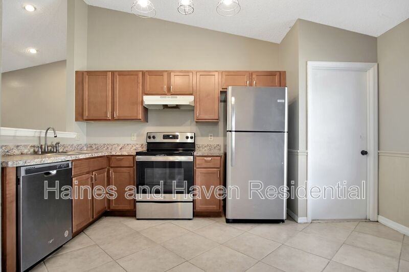 4113 Eagle Feather Dr - Photo 5 of 32