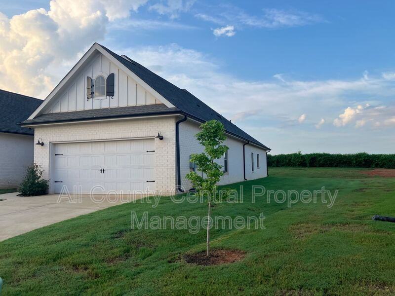 132 Clift Farm Dr - Photo 3 of 17