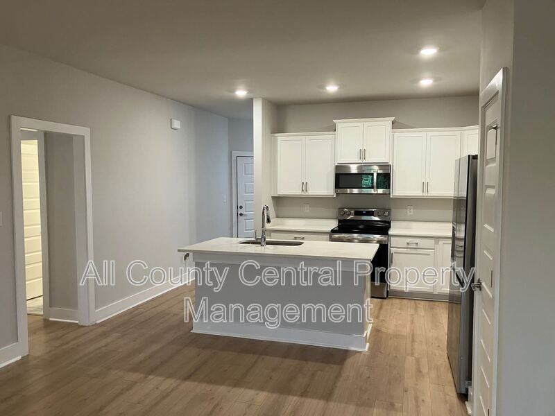 132 Clift Farm Dr - Photo 7 of 17