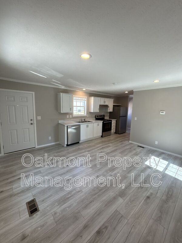 223 Plum Dr - Photo 4 of 8