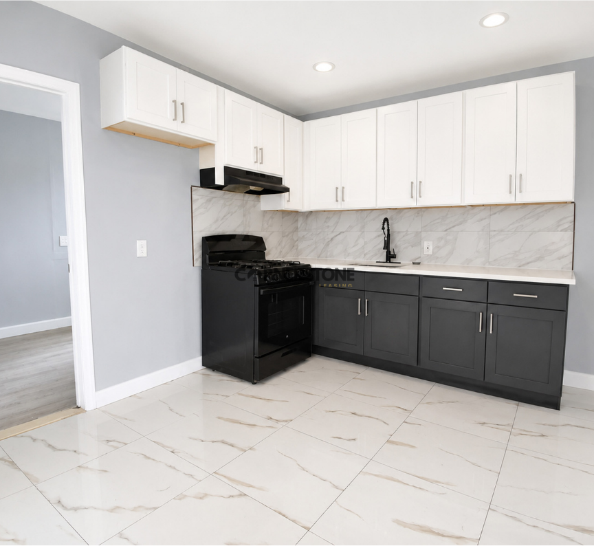 711 E 18th St - Photo 2 of 15