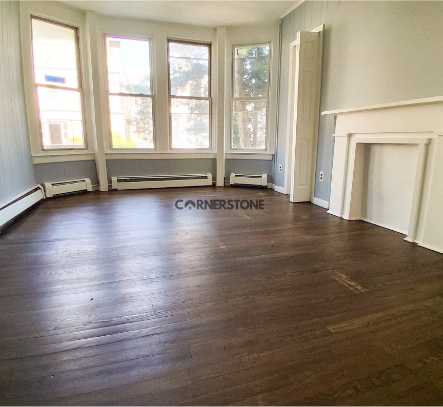 711 E 18th St - Photo 5 of 15