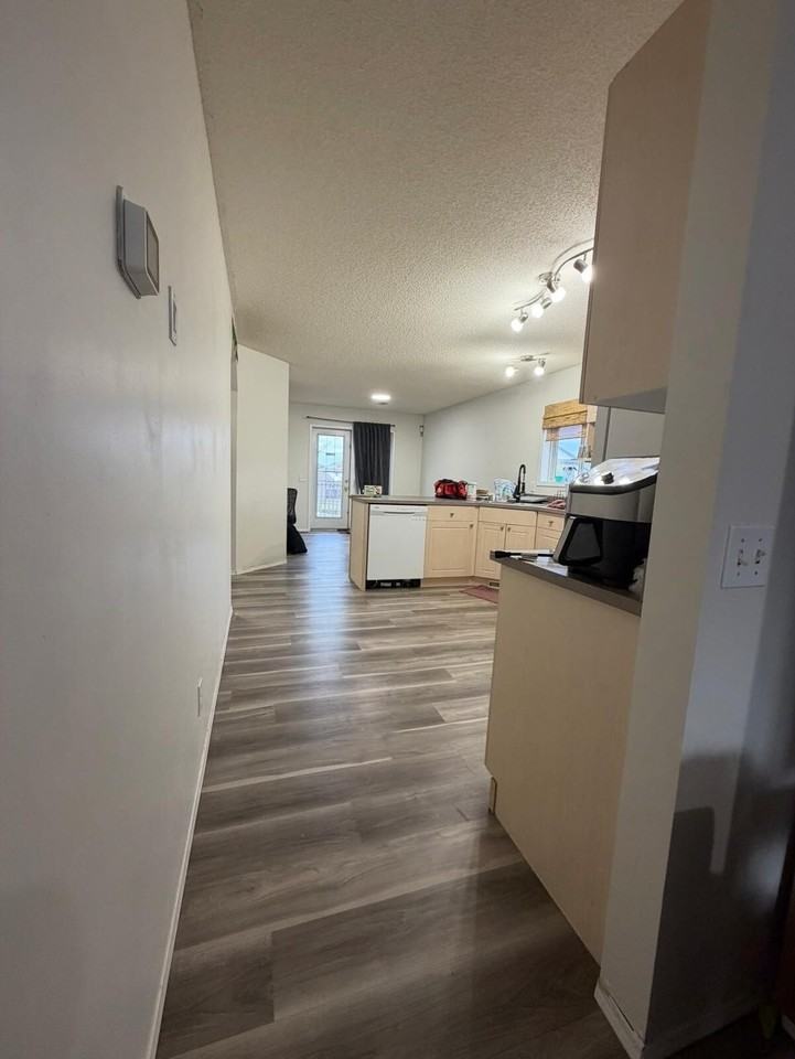14017 158a Ave Nw - Photo 7 of 34