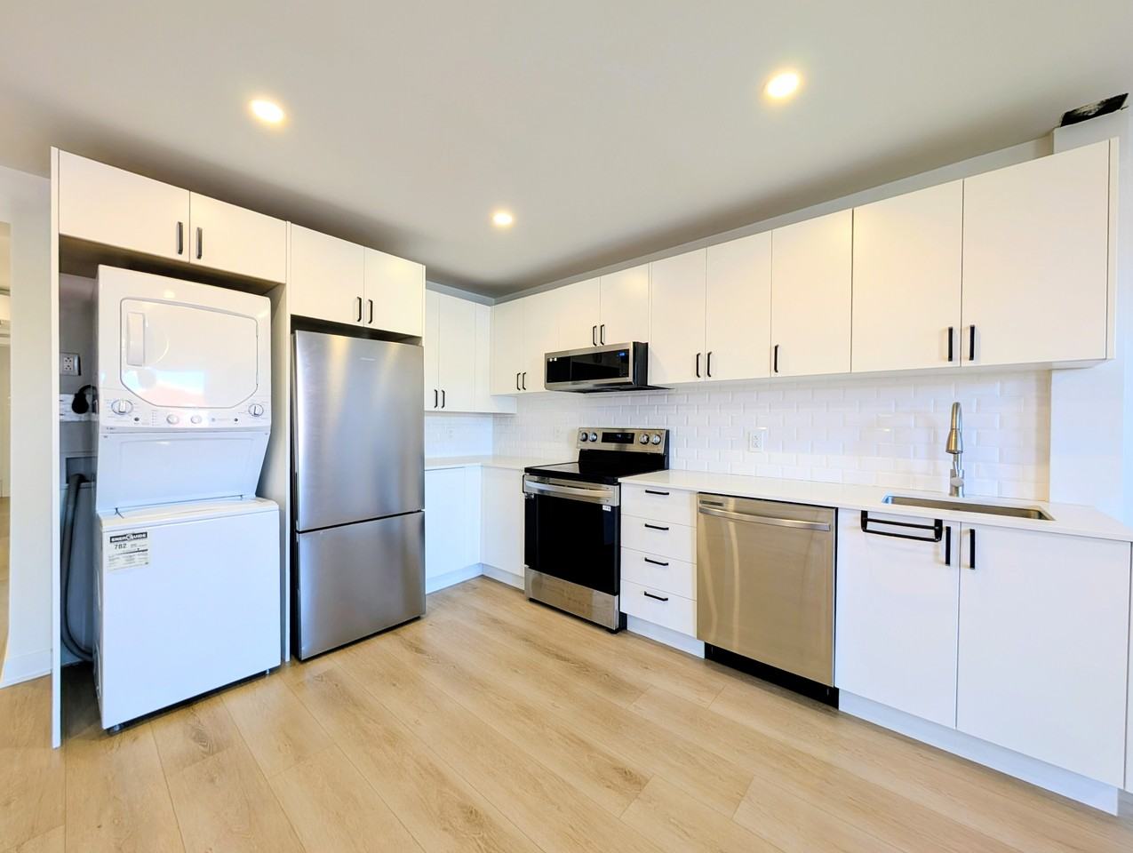 3811 Rue Evelyn - Photo 3 of 20