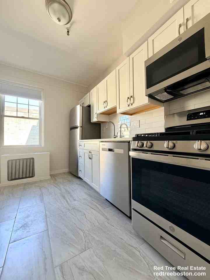 2001 Commonwealth Ave #34 - Photo 2 of 22