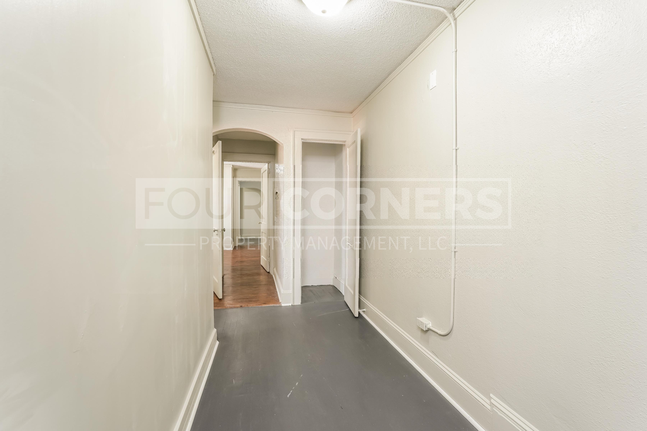 1007 South Main Street - Photo 5 of 20
