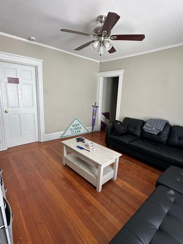 37 Pembroke Ave #3 - Photo 7 of 12